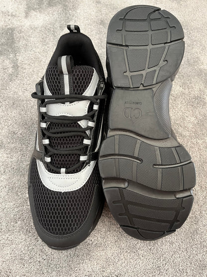 B22 BLACK